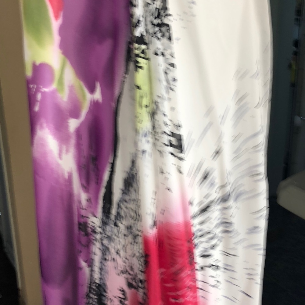 Gown - Picture 3 of 8